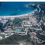 מלון דירות Playa Del'oro 4*