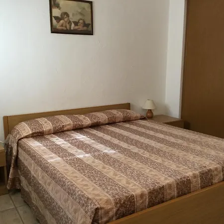 Ξενοδοχείο με διαμερίσματα Playa Del'oro 4*