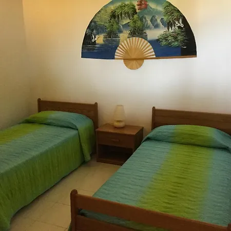 Ξενοδοχείο με διαμερίσματα Playa Del'oro 4*